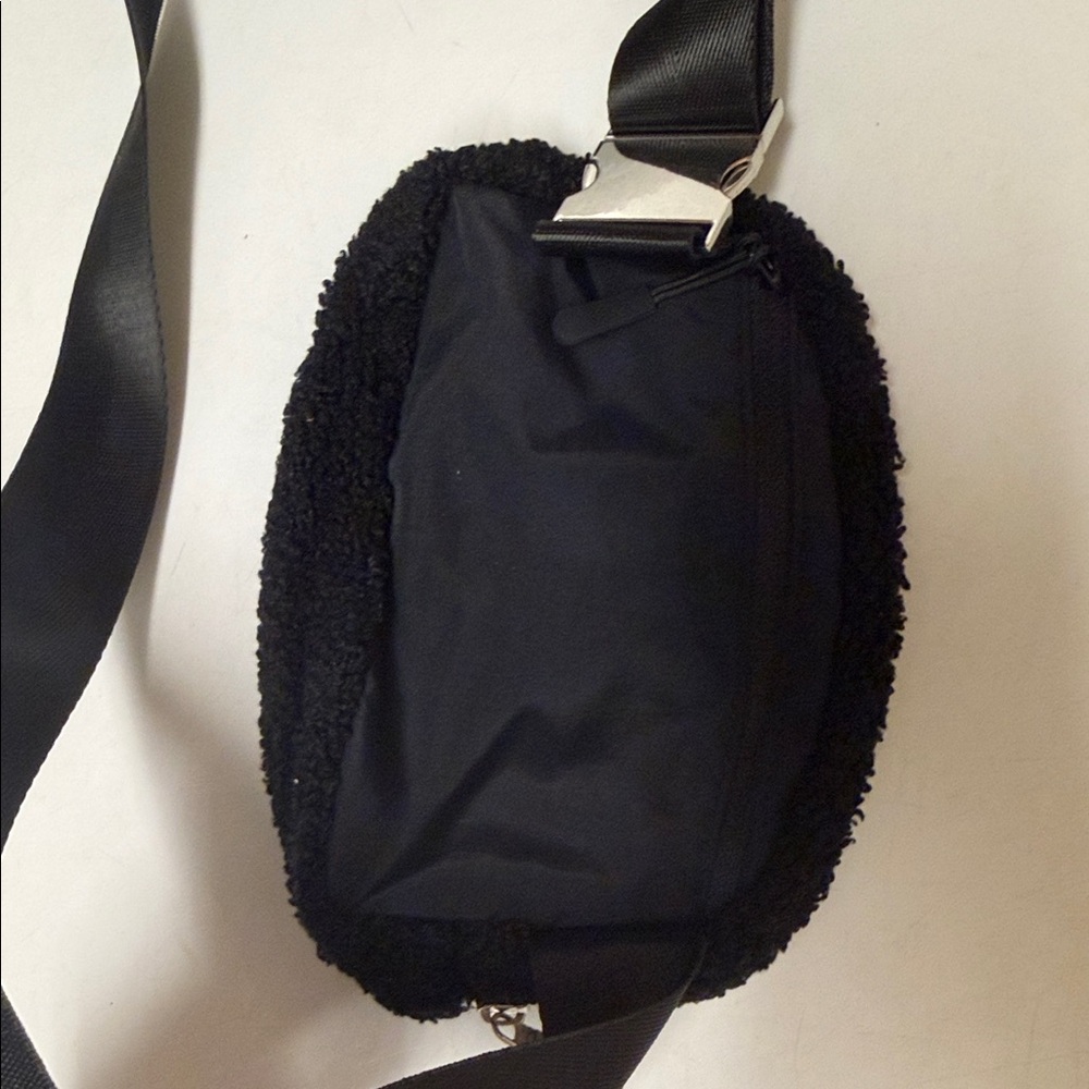 lululemon athletica Belt Bag - Picture 3 of 8
